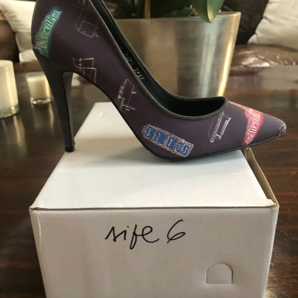 Purple Pointed-Toe Stiletto Pump with Multicolor Print Grape Vine - Picture 1 of 4